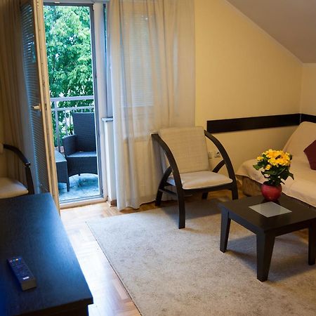 Villa Forest Beograd Ngoại thất bức ảnh